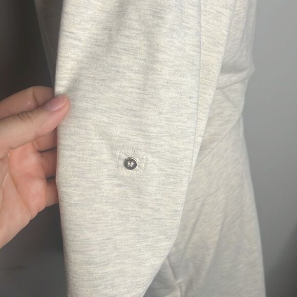 Women’s Tart Size Small Cream Longsleeve Top - Picture 6 of 6